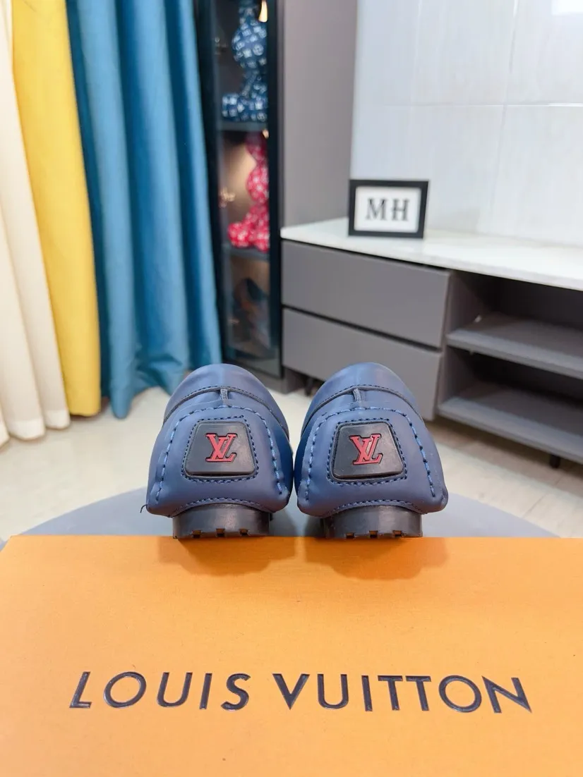 Men's men's shoes💰400🌹🌹[LV Louis Vuitton] New men's beanie shoes💝💝.. Top-grade imported cowhide embossed➕Comfortable leather lining. It is extremely skin-friendly and comfortable, feels very delicate, and the shape is very correct! Perfectly reflects the three-dimensional sense, code number: 38-44